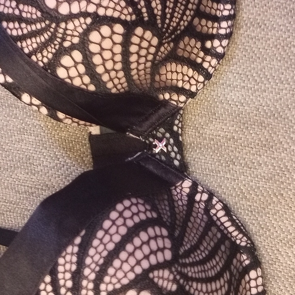 Beautiful Bra - Picture 2 of 7